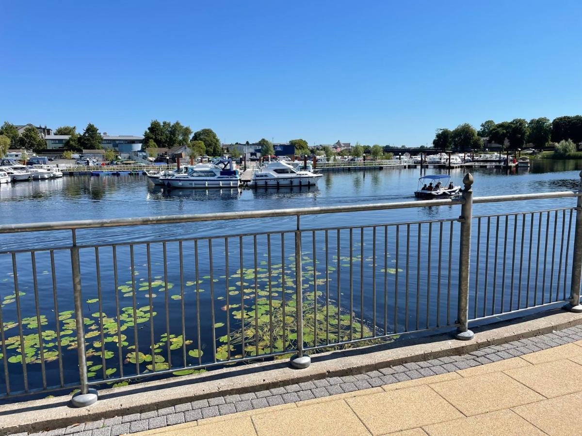 Five Bedroom Waterfront House Carrick on Shannon Exterior foto